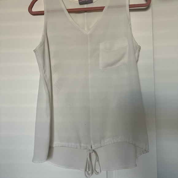 Cubed creamy flowy top - Picture 1 of 3